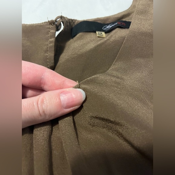 SUGARLIPS Silk Short Sleeve Blouse - Picture 6 of 6